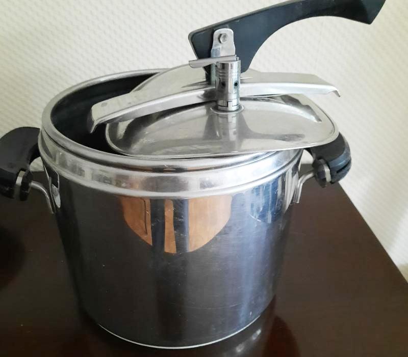 Snelkookpan, Huis en Inrichting, Ophalen, Zo goed als nieuw, Inox, Kookpan of Snelkookpan