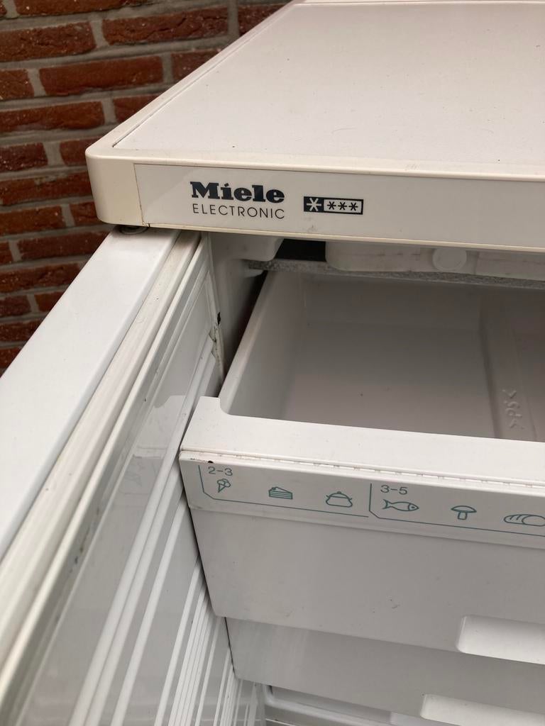 Miele diepvries, Gebruikt, Ophalen, Vrieskast, 85 tot 120 cm