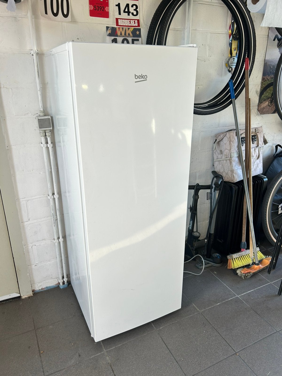 Beko koelkast 252L, Elektronische apparatuur, Ophalen, Zo goed als nieuw
