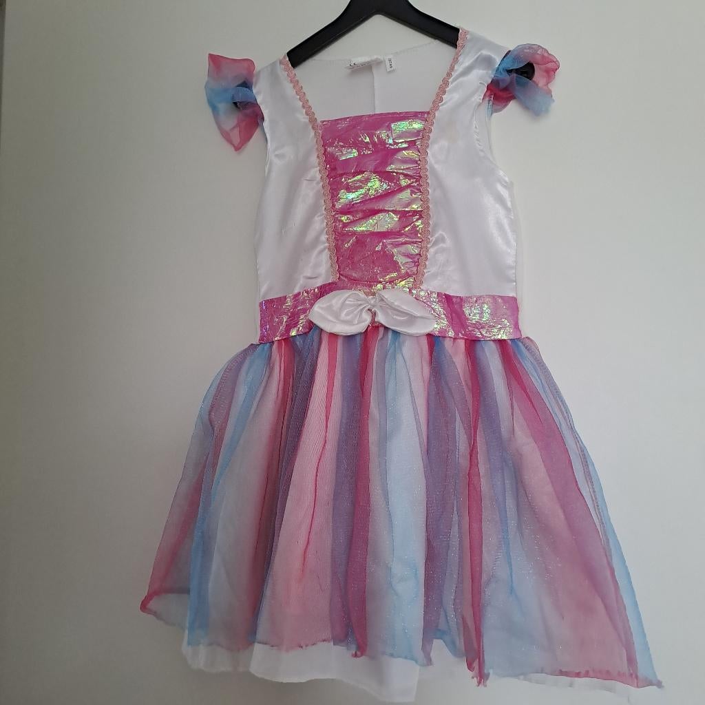 jolie robe pour petites princesses, taille 122-128, Dreamland, Enlèvement ou Envoi, Autres types, Comme neuf