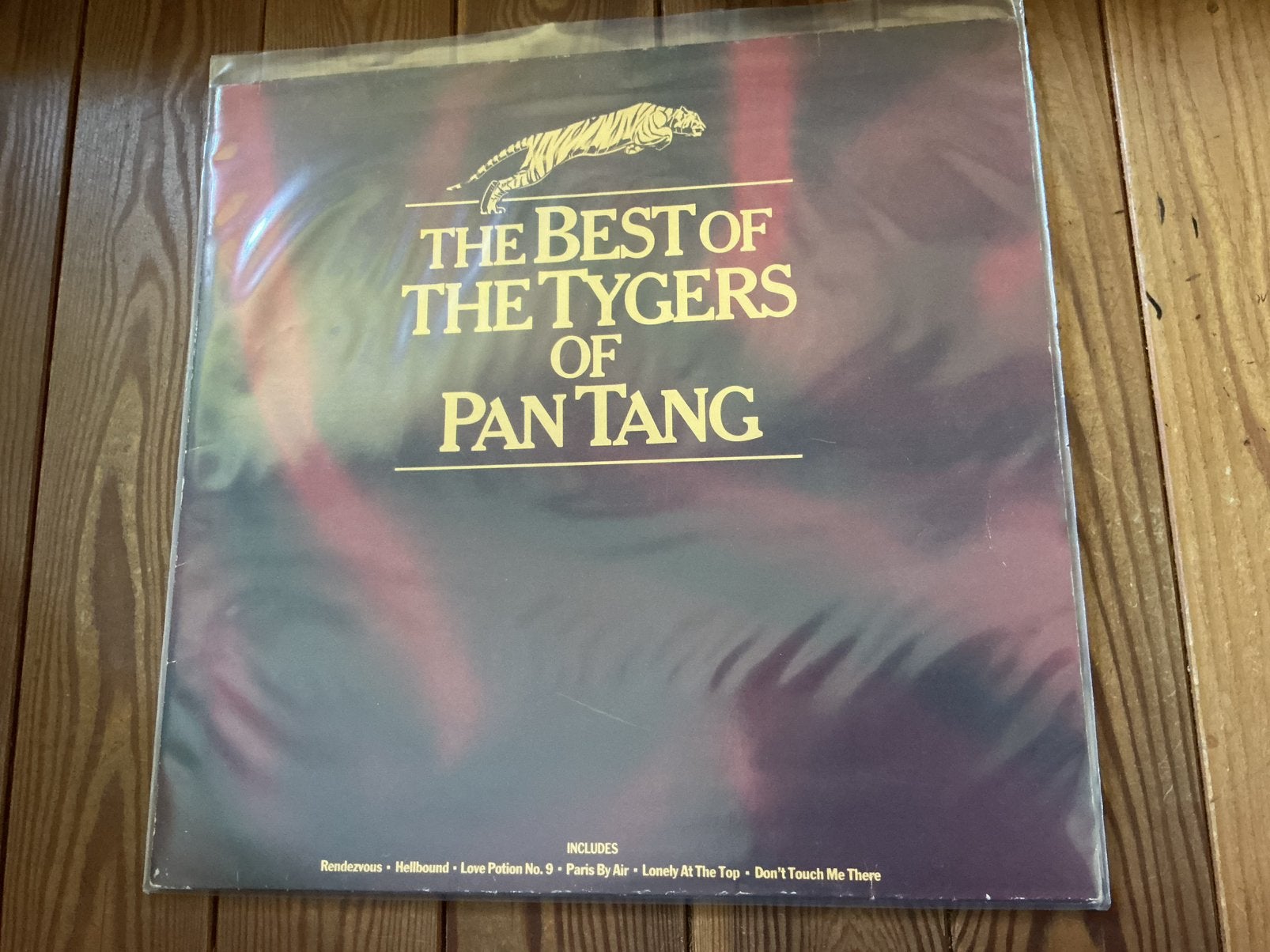 LP Tygers of the pan tang - best of, Cd's en Dvd's, Vinyl | Rock, Ophalen of Verzenden, Zo goed als nieuw, LP