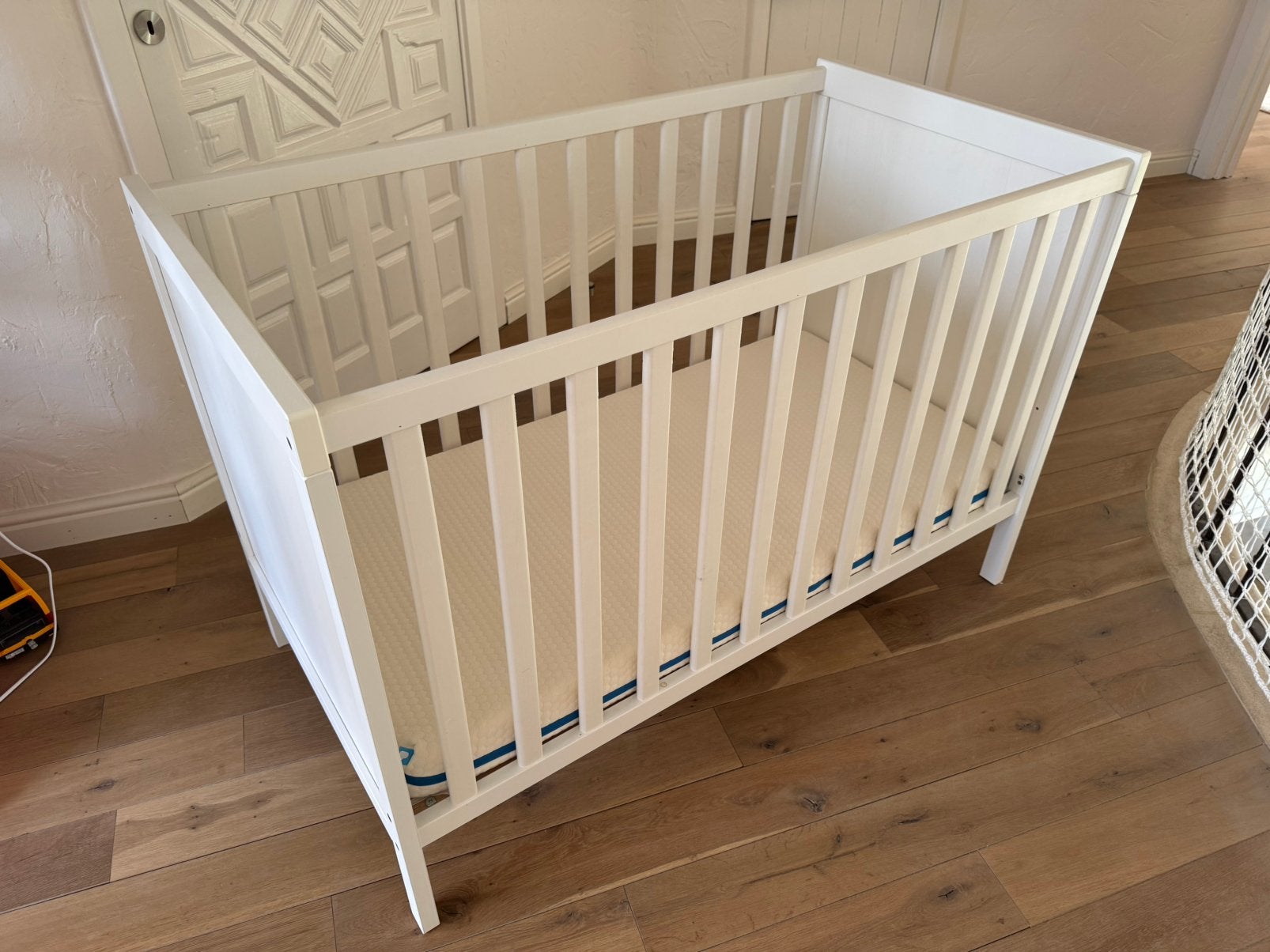 Ikea Sundvik 60x120 babybedje, Kinderen en Baby's, Babywiegjes en Ledikanten, Zo goed als nieuw, Ledikant, Ophalen