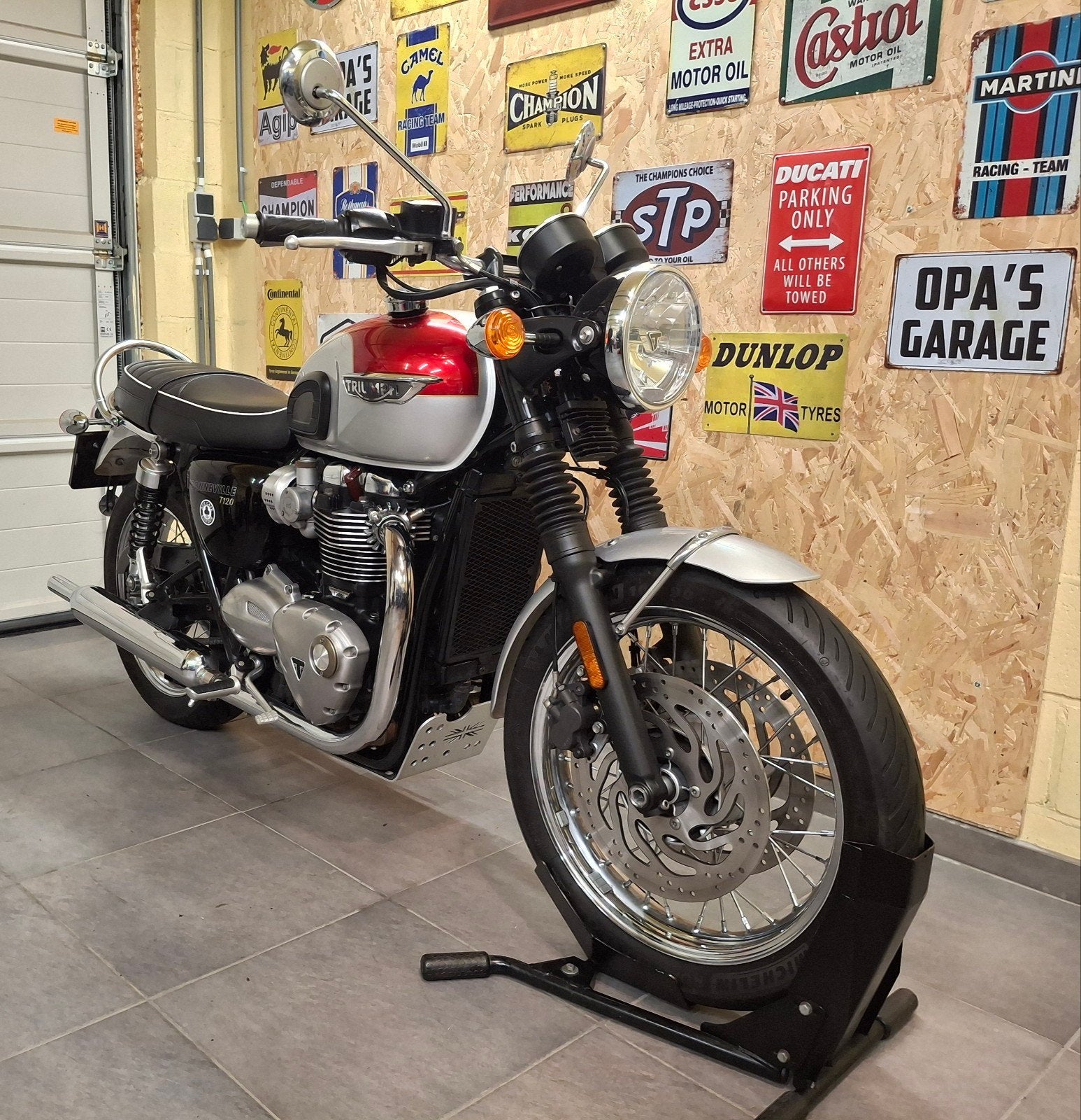 Prachtige Triumph Bonneville T120! *Keuring & Garantie*, Motoren, 2 cilinders, Occasion, Motorrijbewijs A, Bedrijf
