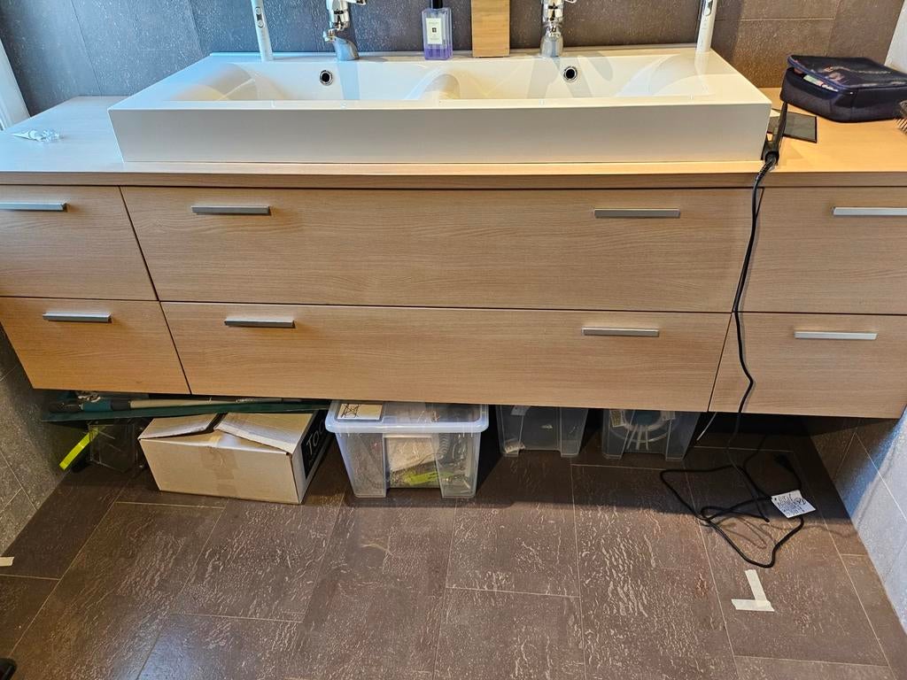 Wastafelmeubel met kranen en spiegelkast, Huis en Inrichting, Badkamer | Badkamermeubels, Gebruikt, Wasbak of Wastafel, Minder dan 100 cm