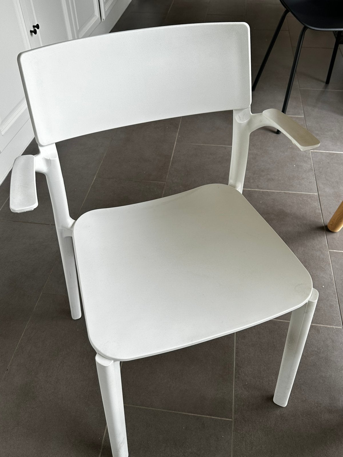 2 witte Janinge stoelen, Huis en Inrichting, Ophalen, Twee, Wit, Zo goed als nieuw
