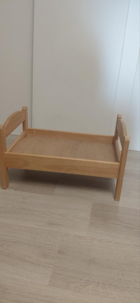 Houten poppenbed, Huis en Inrichting, Woonaccessoires | Wandplanken en Boekenplanken, Ophalen