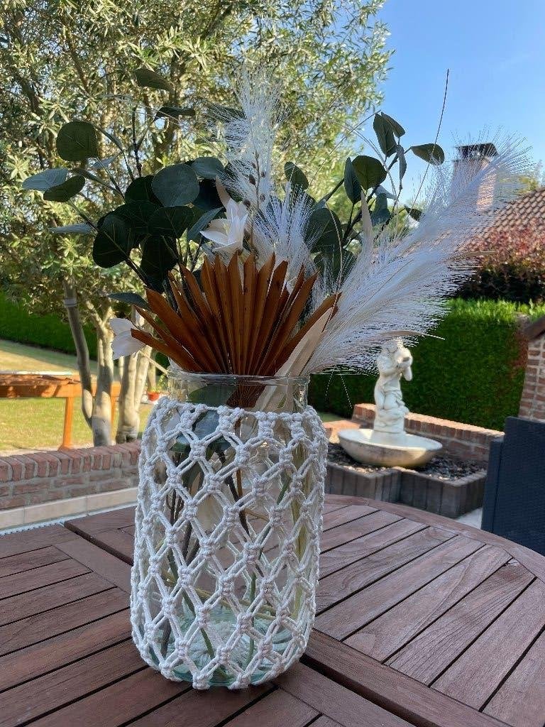 Beau grand vase avec macramé + fleurs, Maison & Meubles, Convient pour fleurs séchées, Autres couleurs, 30 cm, Comme neuf