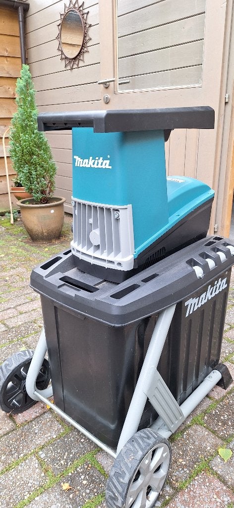 hakselaar Makita shredder, Ophalen, Zo goed als nieuw, Makita, Met opvangbak