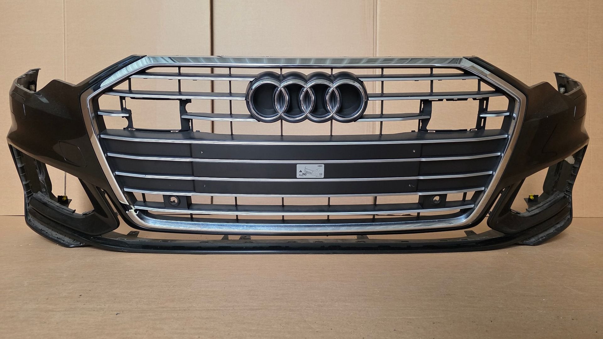 VOORBUMPER AUDI A6 C8 S-LINE 4xPDC KLS ORIGINEEL BUMPER 4K0, Gebruikt, -, Voor, Ophalen of Verzenden