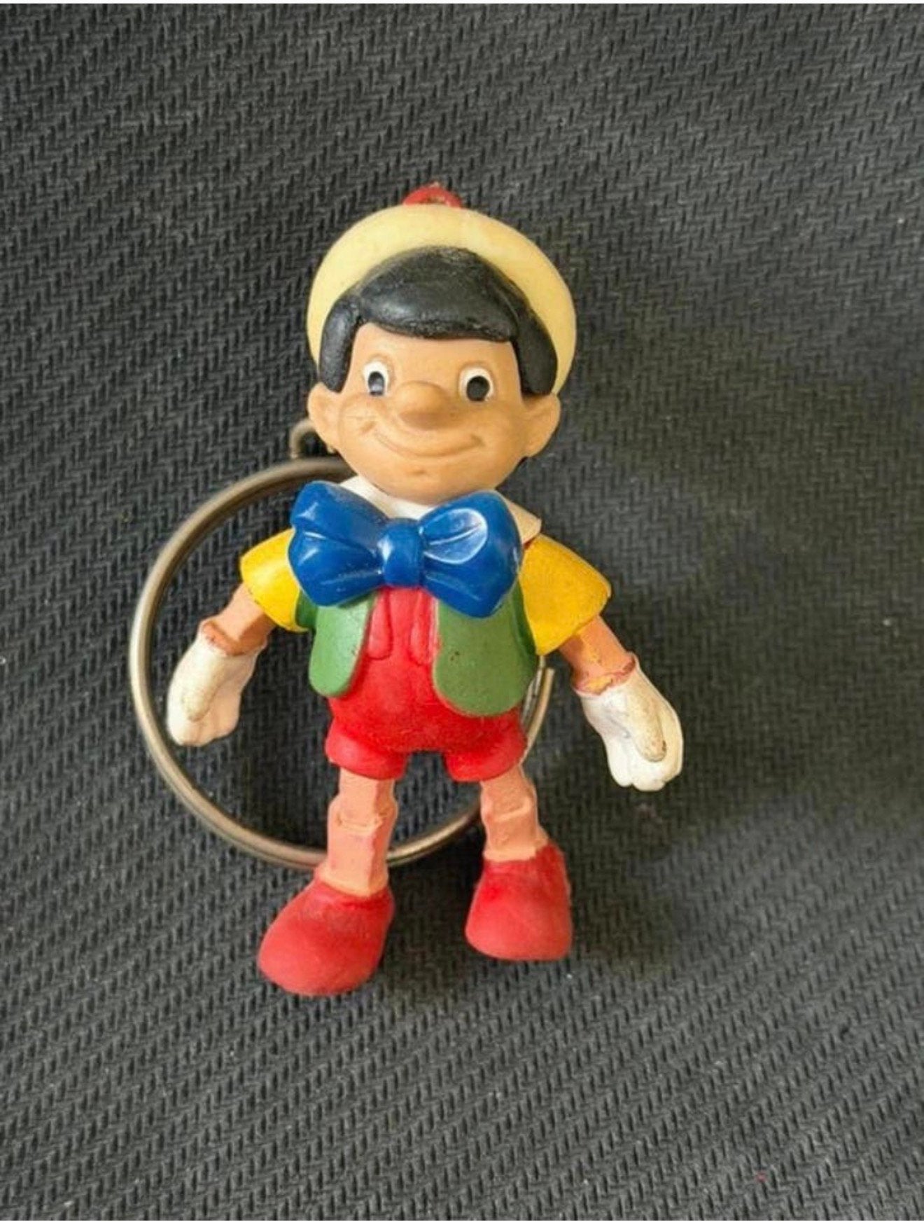 Zeldzaam - Vintage Disney Pinokkio sleutelhanger jaren 70, Verzamelen, Disney, Verzenden, Peter Pan of Pinokkio, Zo goed als nieuw