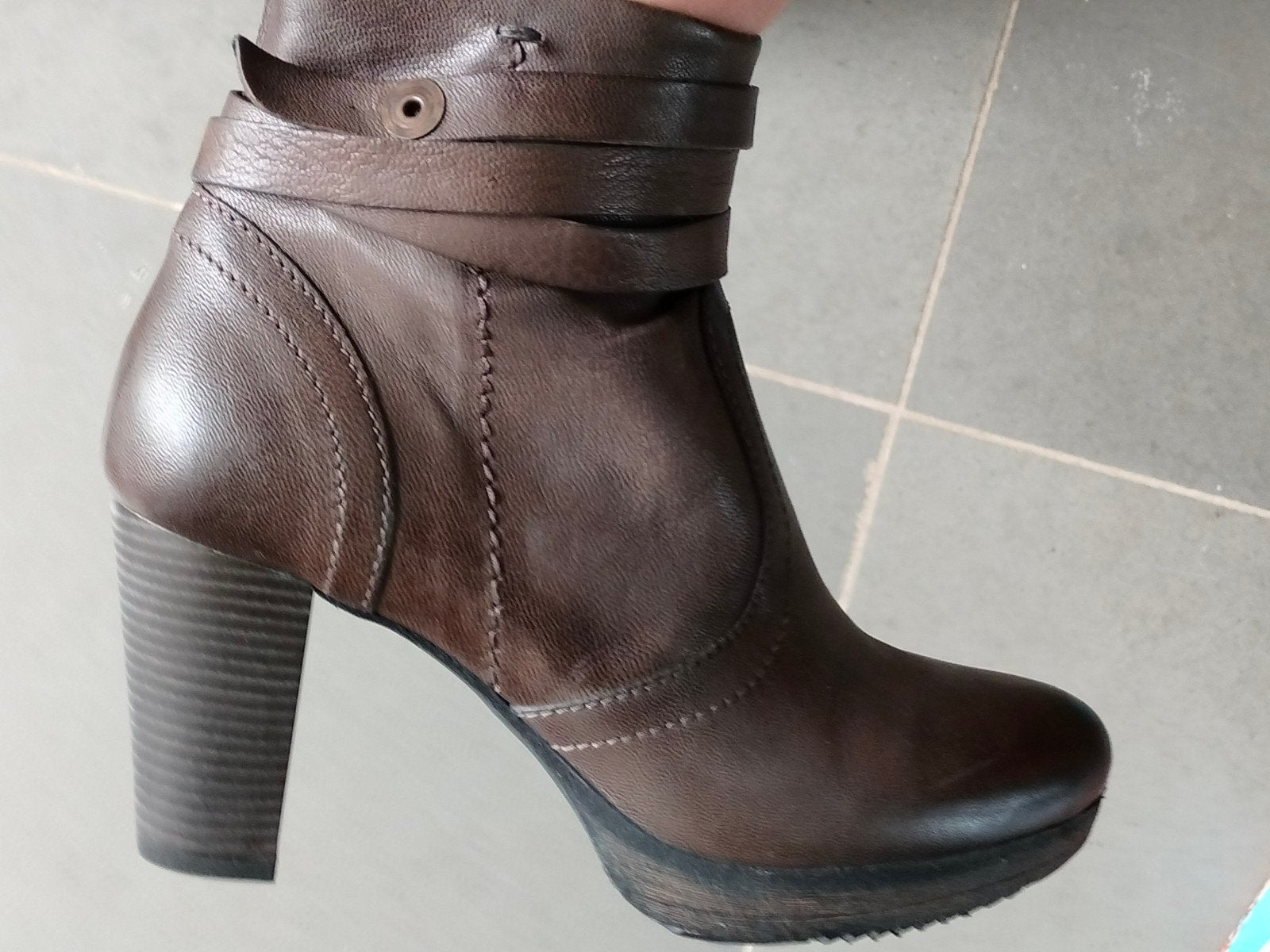 Prachtige enkellaarsjes van MJUS, maat 39, Bruin, Nieuw, Dansschoenen, Ophalen of Verzenden