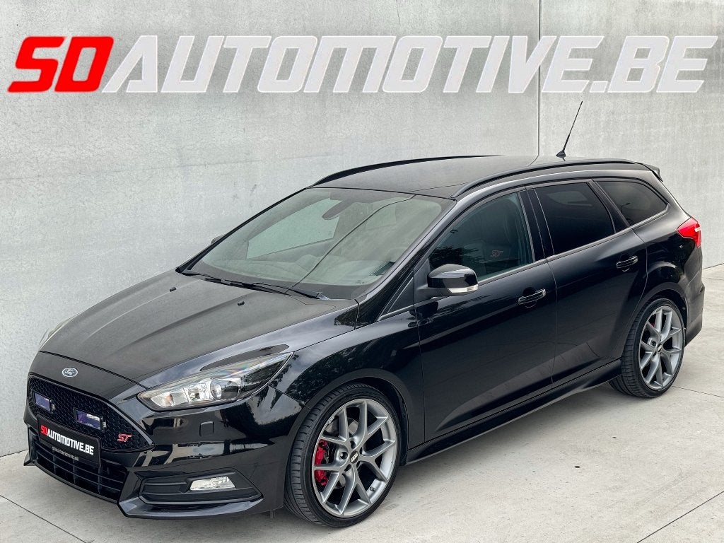 Ford Focus ST Break, https://public.car-pass.be/vhr/46695643-ecec-4e64-8912-629f4fc65f1e, 4 cilinders, Zwart, Leder