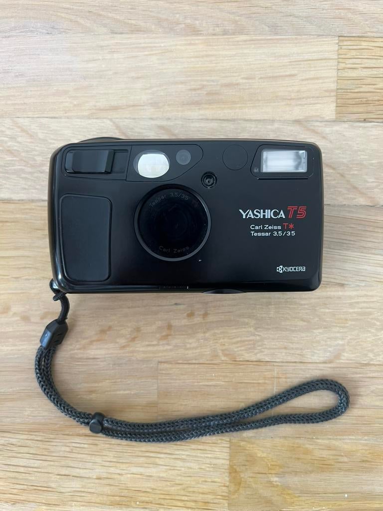 Yashica t5 black, Enlèvement ou Envoi, Comme neuf, Compact