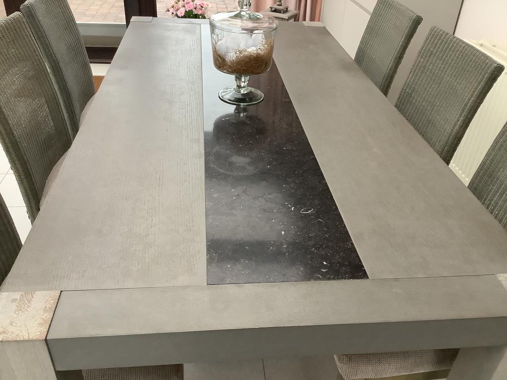 Tafel met stoelen, Ophalen