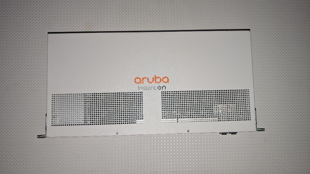 Aruba Instant On 1930 24G 4SFP/SFP+ (JL682A), Informatique & Logiciels, Commutateurs réseau, Utilisé, Enlèvement ou Envoi