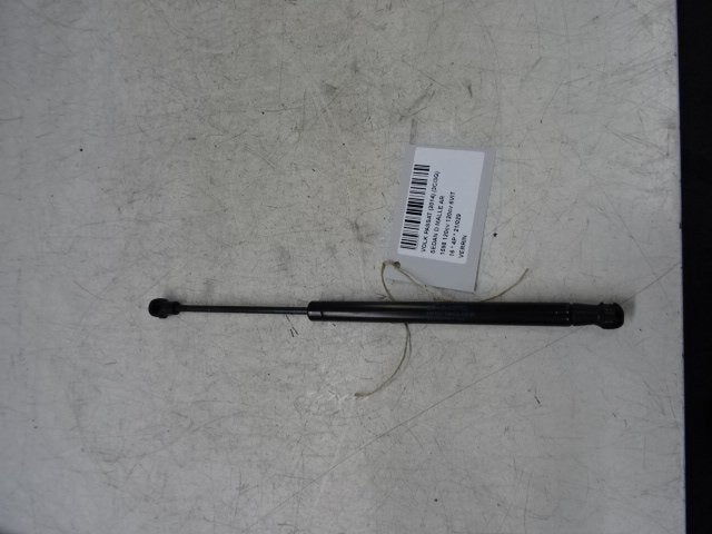 VERIN DE CAPOT Volkswagen Passat (3G2) (01-2014/03-2024), Autos : Pièces & Accessoires, Volkswagen, Mevr. I. Hauben, Utilisé, Rue de l'Espoir 34 34
4030  GRIVEGNÉE, BE
