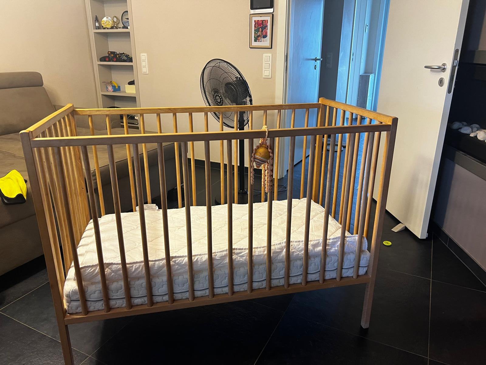 Lit pour bébé ou berceau en bois, Enlèvement, Comme neuf
