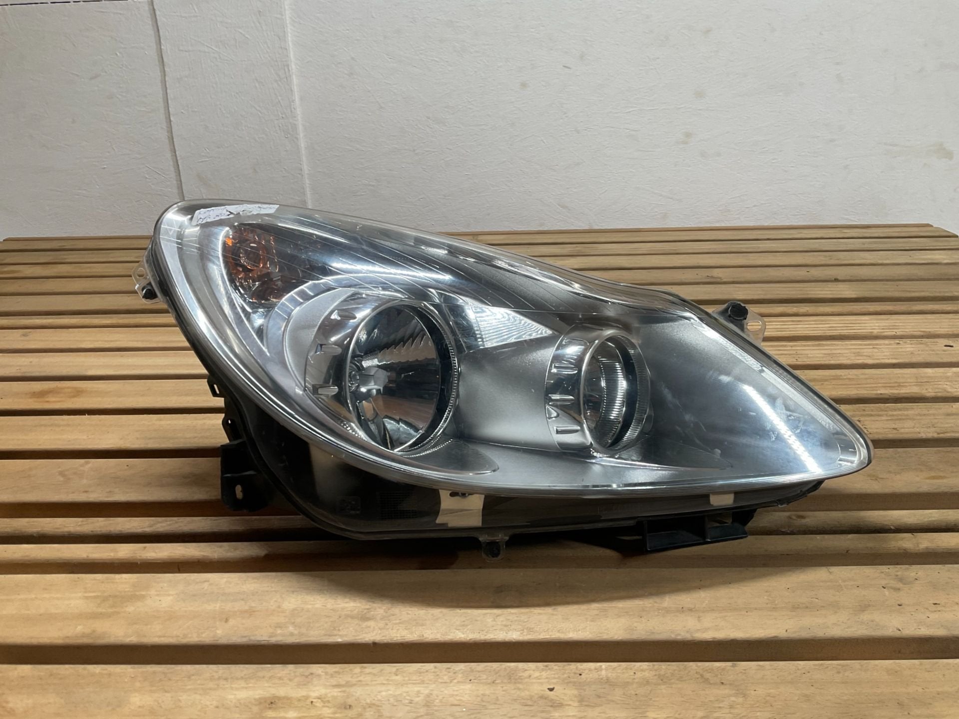 Phare Opel Corsa D S07 2006-2011 13186382 OP-8262, Autos : Pièces & Accessoires, Opel Automobile GmbH, Opel, Bahnhofsplatz 1
65423  Russelsheim am Main, DE