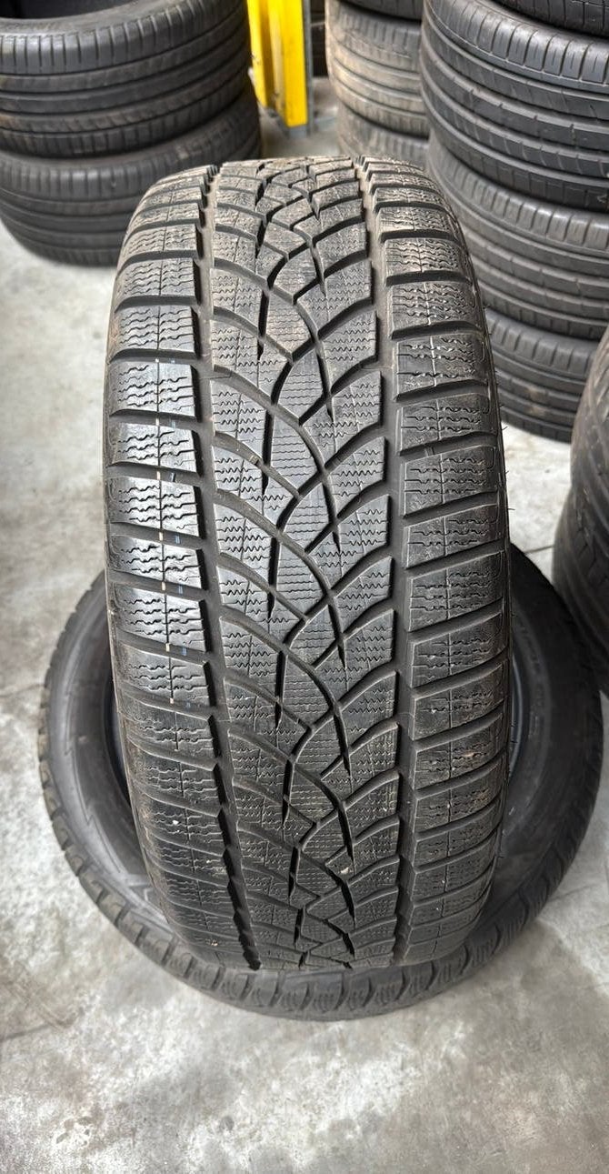 2355019 235/50/19 235/50R19 winterbanden merk Goodyear, Ophalen