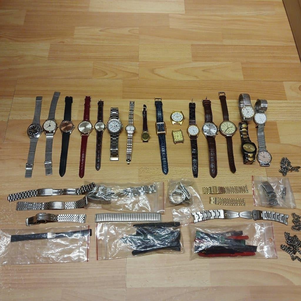 grand lot de montres et bracelets, Bijoux, Sacs & Beauté, Enlèvement ou Envoi, Utilisé, Montre-bracelet