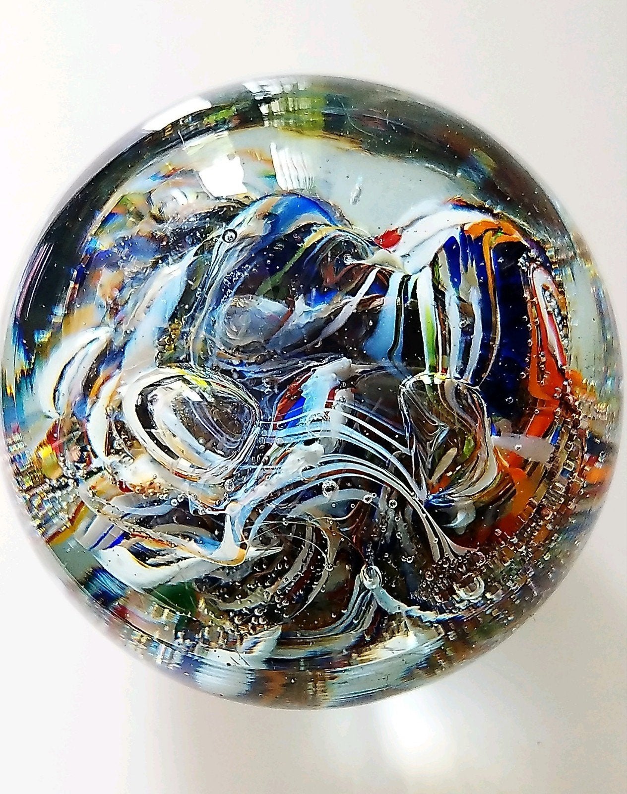 Presse-papier sulfure en verre soufflé 9 cm - Décor abstrait, Antiek en Kunst, Kunst | Designobjecten, Object, Blauw, Massief