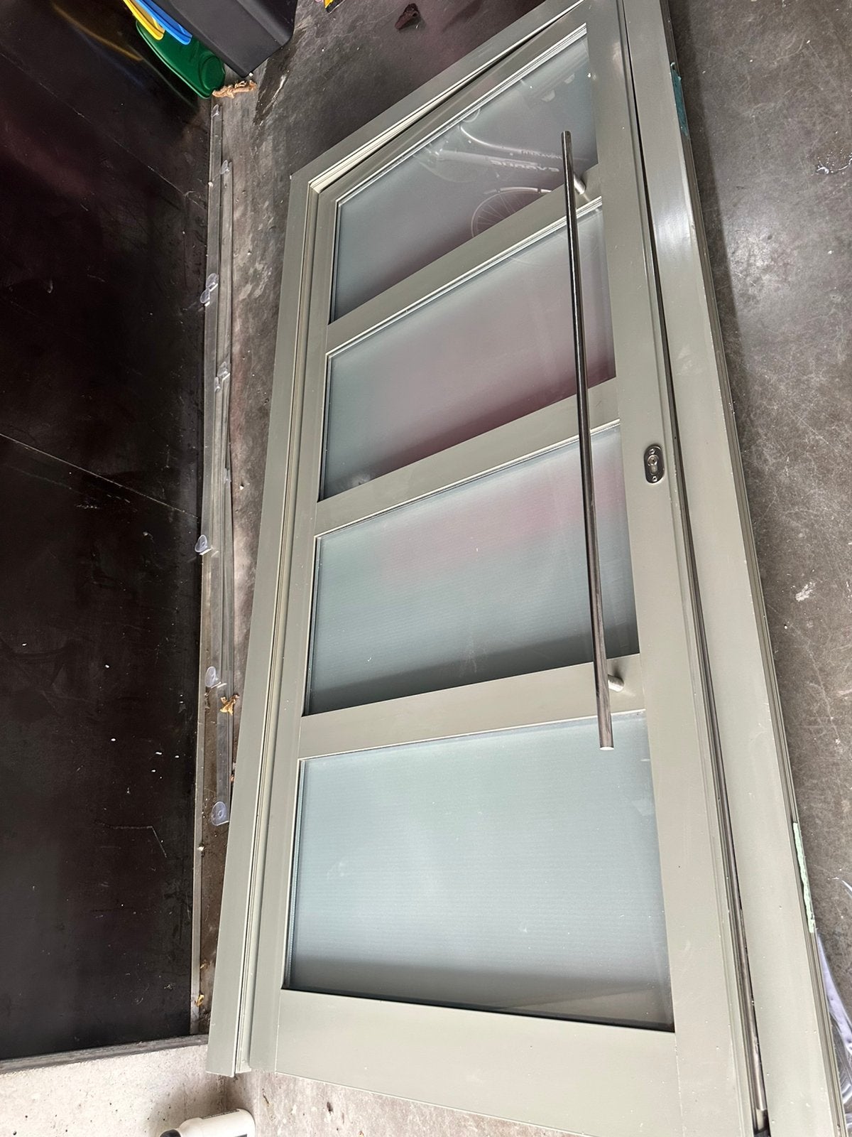 Aluminium voordeur lichtgrijs, Doe-het-zelf en Bouw, Ophalen, Zo goed als nieuw