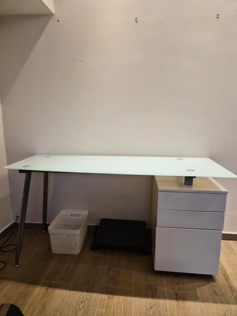 Bureau, Ophalen, 150 cm, Zo goed als nieuw, 56 cm