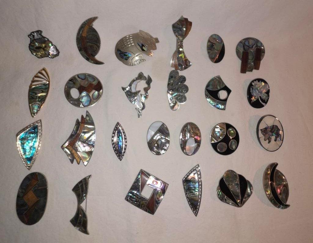 Lot 25 Mexicaanse broches parelmoer  abalone  gestempeld –, 4 tot 7 cm, Nieuw, Ophalen of Verzenden, Met parel