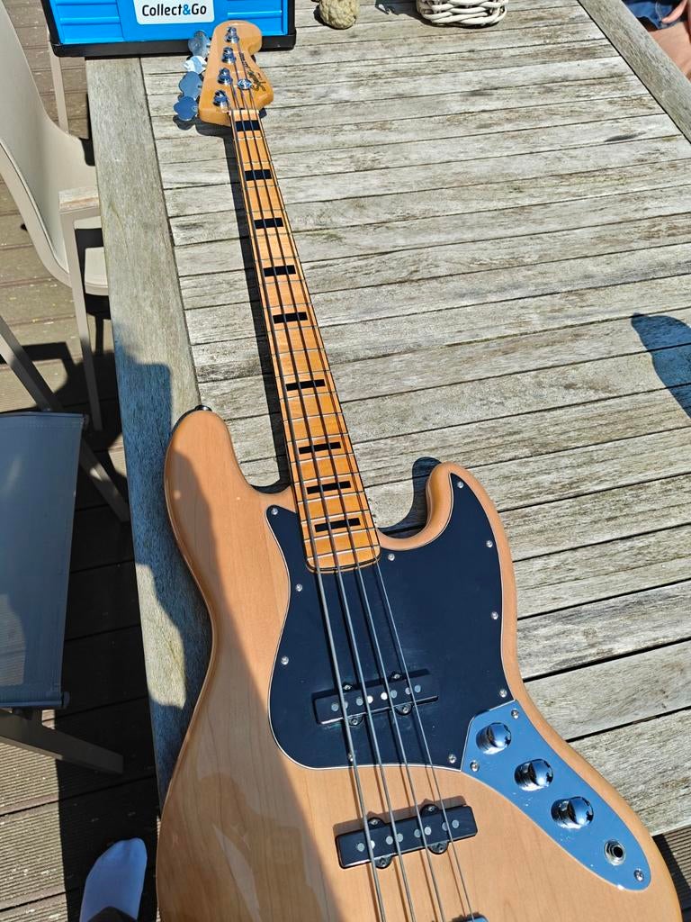 Fender Squier CV 70's Jazz Bass MN NAT basgitaar te koop!, Musique & Instruments, Instruments à corde | Guitares | Basses, Enlèvement
