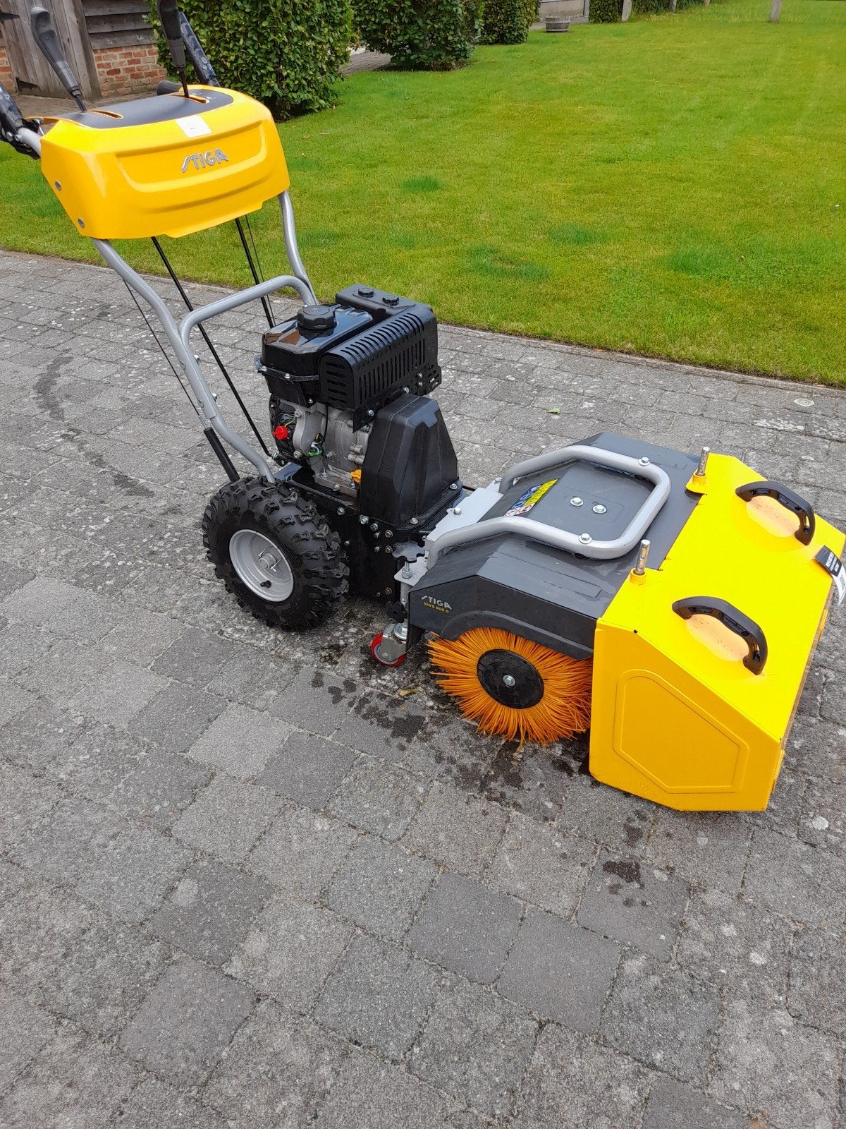 Veegmachine Stiga, Enlèvement