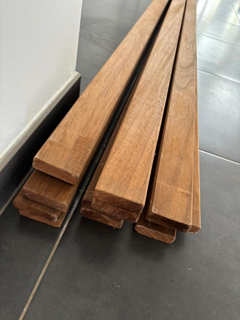 12 lattes bardage bois pinea radiata 4m, Enlèvement, Comme neuf, Pin