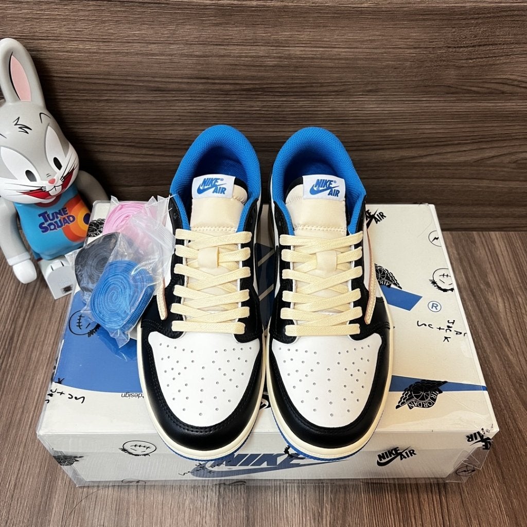 Nike Air Jordan 1 Low Travis Scott Military Blue, Envoi, Neuf, Autres couleurs, Baskets