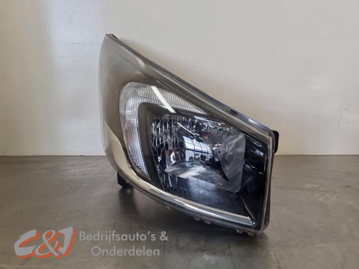 Phare droit d'un Opel Vivaro, -, Opel, 3 mois de garantie, Utilisé