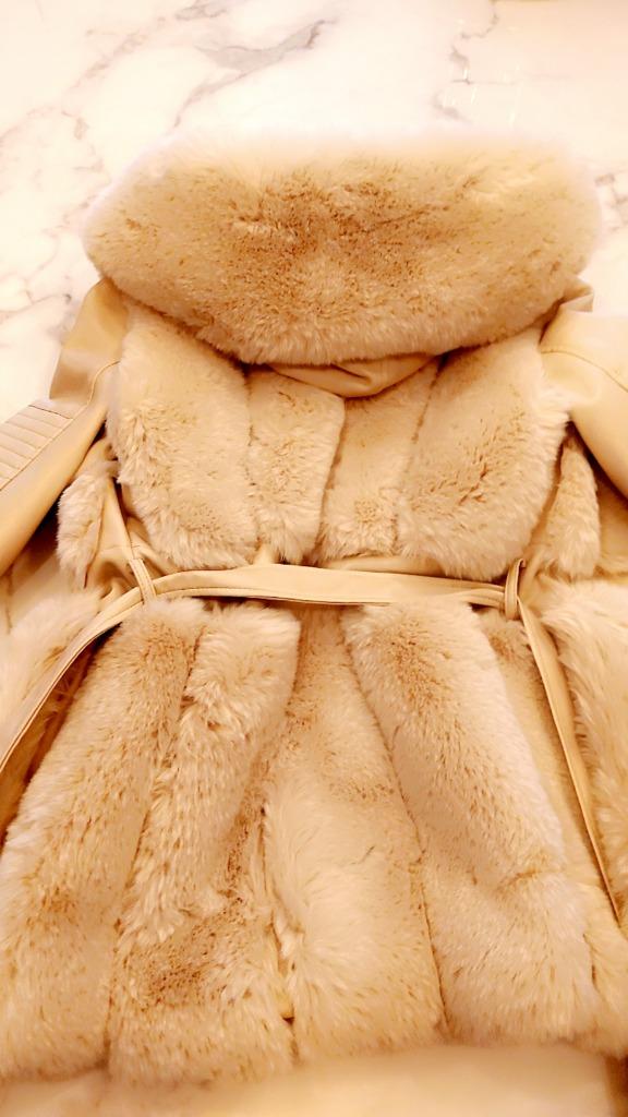Manteau à Capuche  Fourrure, Enlèvement, Comme neuf, Taille 36 (S), Beige