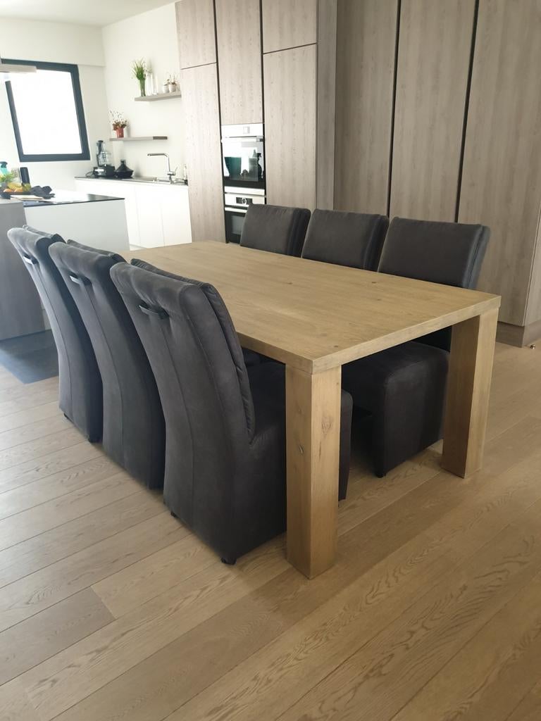 Massief eiken eettafel, Enlèvement