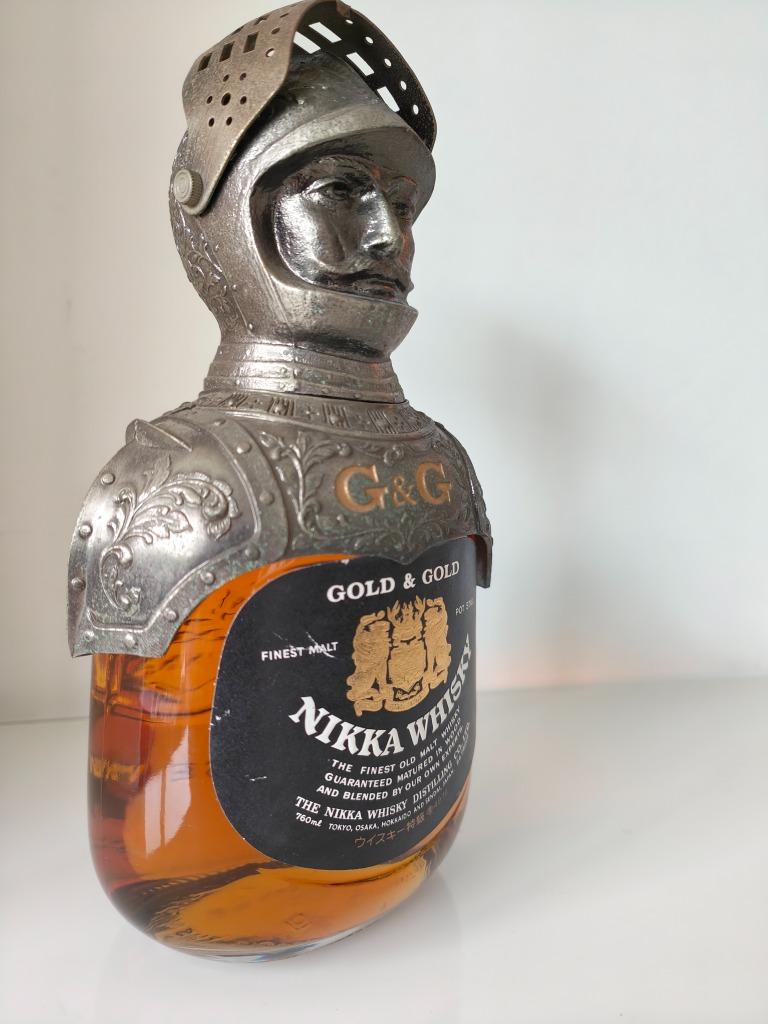 Nikka Gold & Gold Knight, Rare, 43%, 750ml (Métal) (v1), Collections, Vins, Neuf, Autres régions, Enlèvement ou Envoi, Pleine