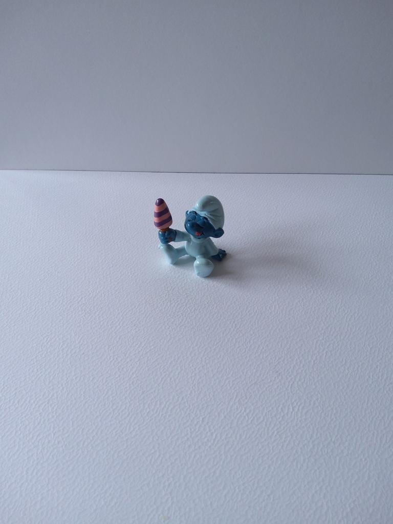 Bébé Schtroumpf avec glace, Collections, Schtroumpfs, Enlèvement ou Envoi, Utilisé, Bébé Schtroumpf, Poupée, Figurine ou Peluche
