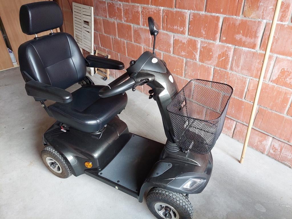 Scooter zo goed als nieuw,weg wegens sterfgeval., Ophalen, Zo goed als nieuw