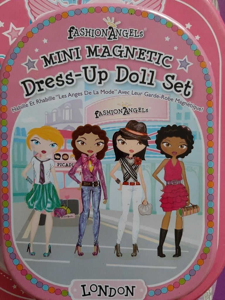 Mini dress up doll set magnetic, Kinderen en Baby's, Speelgoed | Educatief en Creatief, Ophalen of Verzenden, Zo goed als nieuw