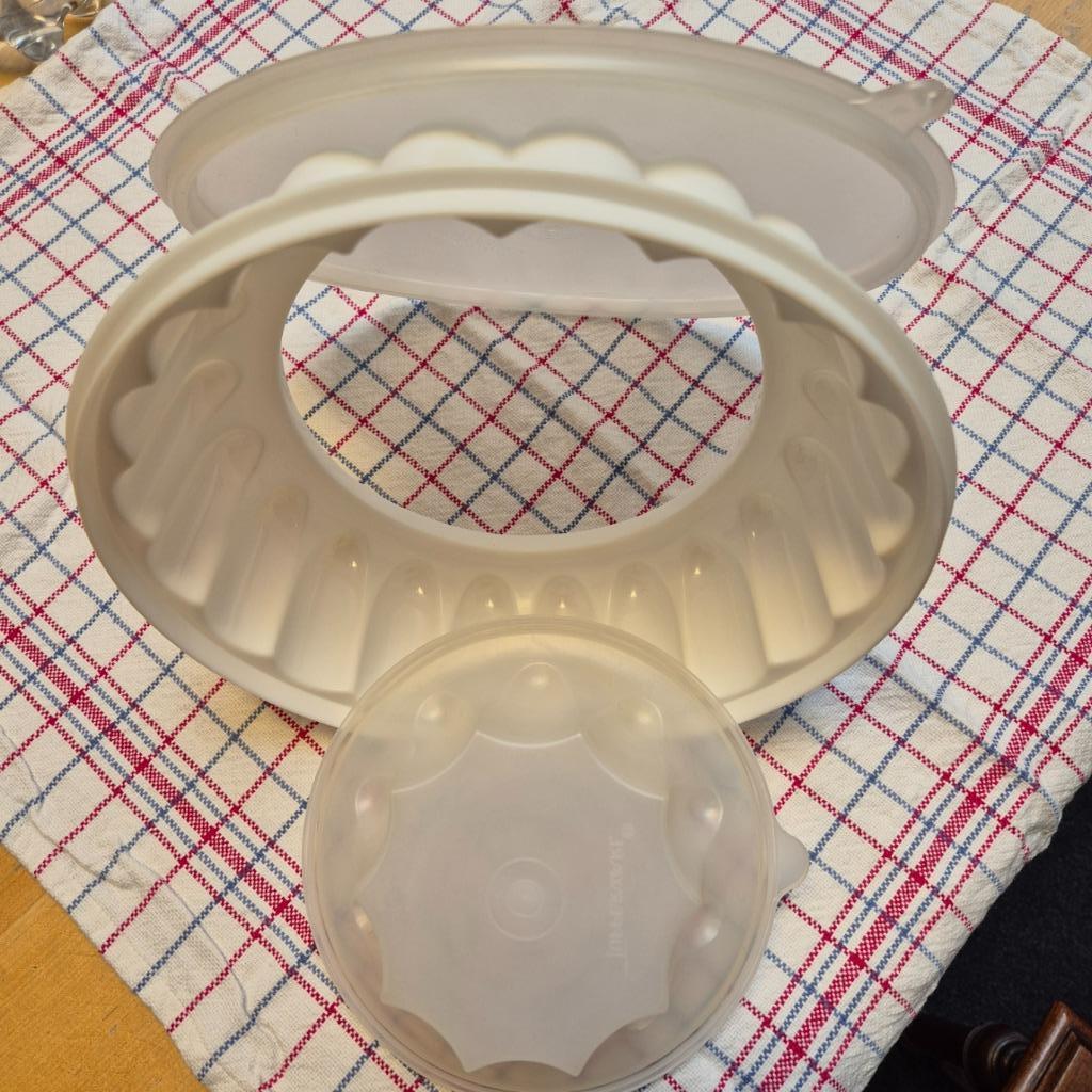 Tupperware Puddingvorm (Bavarois), Ophalen, Zo goed als nieuw, Wit, Bak of Kom