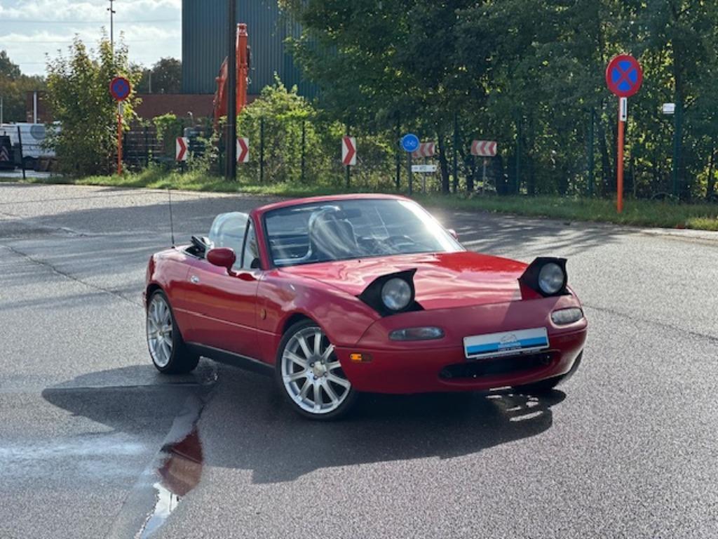 Mazda MX-5 1.6i 16v NA | Verlaagd | Gekeurd | Vernieuwd dak, Autos, Mazda, Rouge, Achat, Entreprise, Noir