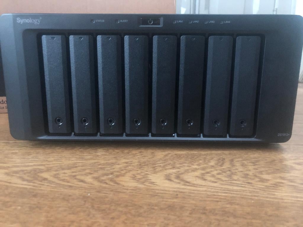 Synology DS1813+ NAS (4gb ram upgrade), Computers en Software, Harde schijven, Zo goed als nieuw, Server, SATA, Ophalen of Verzenden
