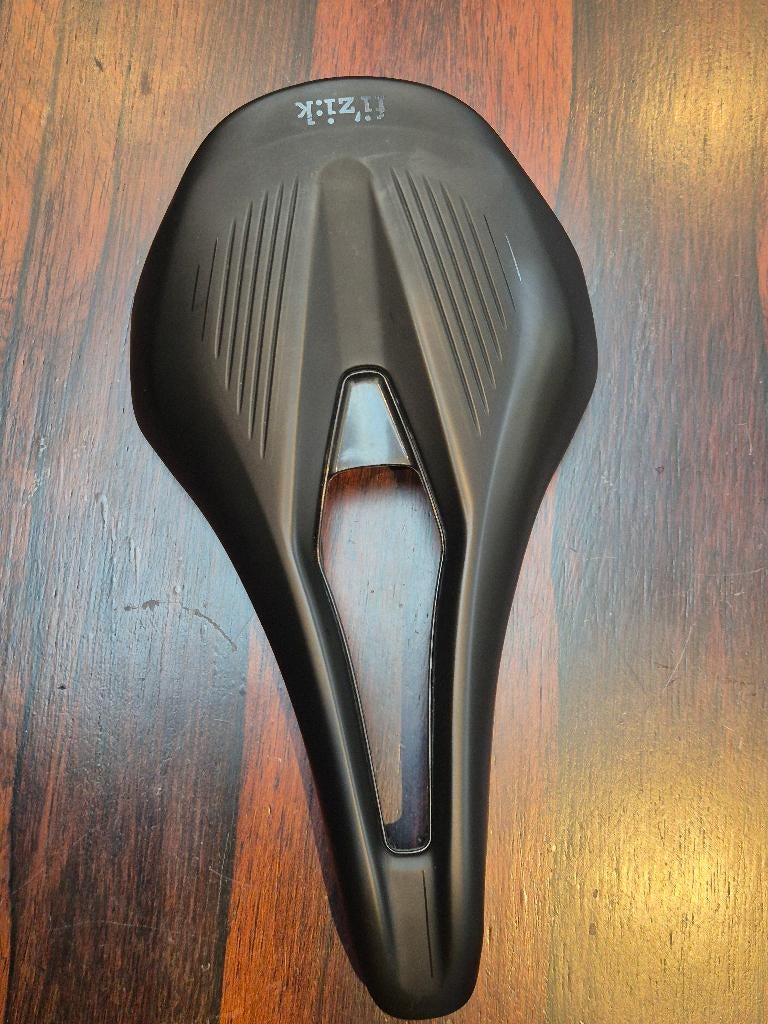 Zadel Fizik Vento Argo R1 140mm, Fietsen en Brommers, Ophalen of Verzenden, Gebruikt, Zadel, Fizik
