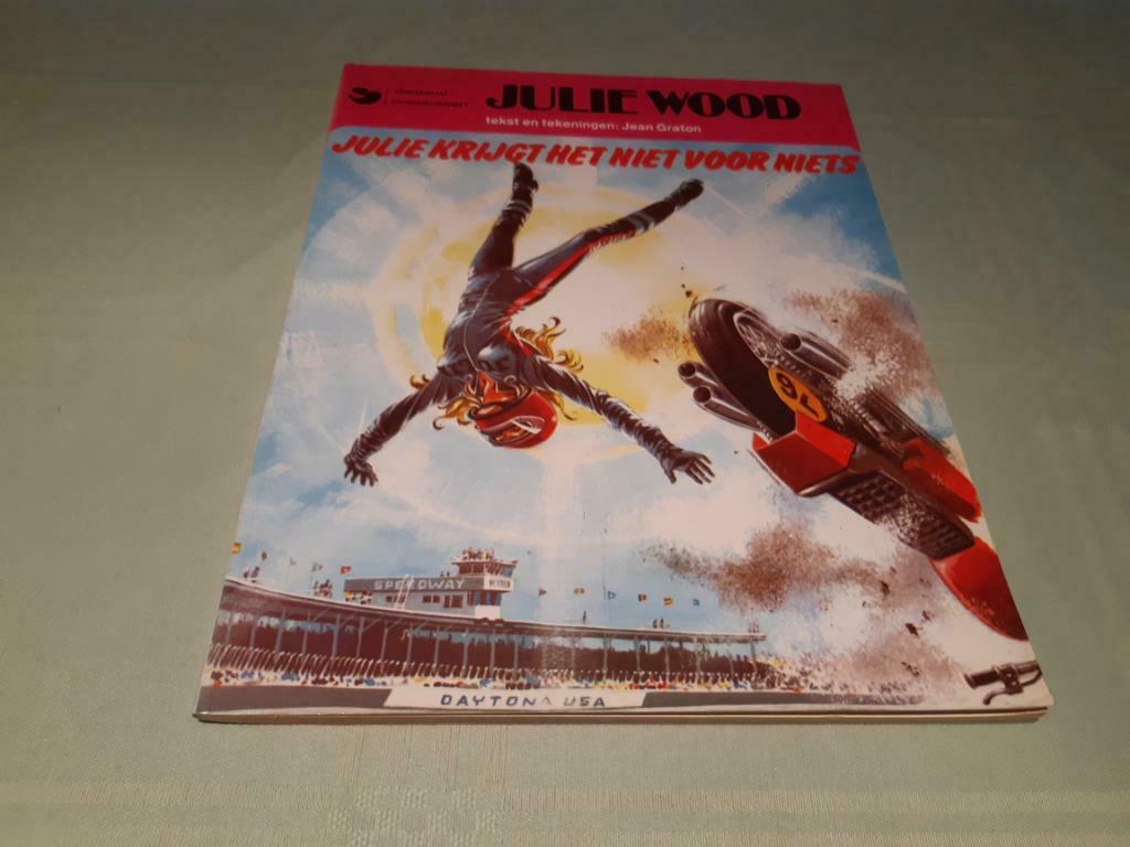 Julie Wood.4.Julie krijgt het niet voor niets., Boeken, Stripverhalen, Eén stripboek, Ophalen of Verzenden, Gelezen