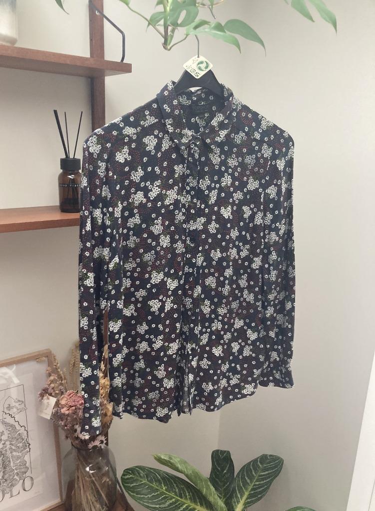 Donkerblauwe Blouse met bloemenprint van Topshop (Maat 34), Enlèvement ou Envoi, Topshop, Comme neuf, Taille 34 (XS) ou plus petite