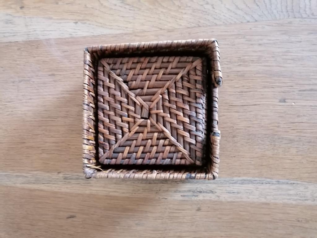 6 rieten glasonderzetters, Huis en Inrichting, Woonaccessoires | Onderzetters, Ophalen