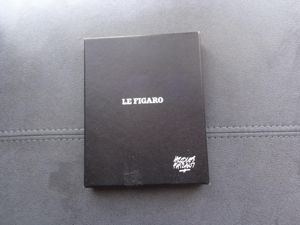 Set van 10 „Le Figaro” pinnen van Jacques Faisant bij 2250ex, Ophalen