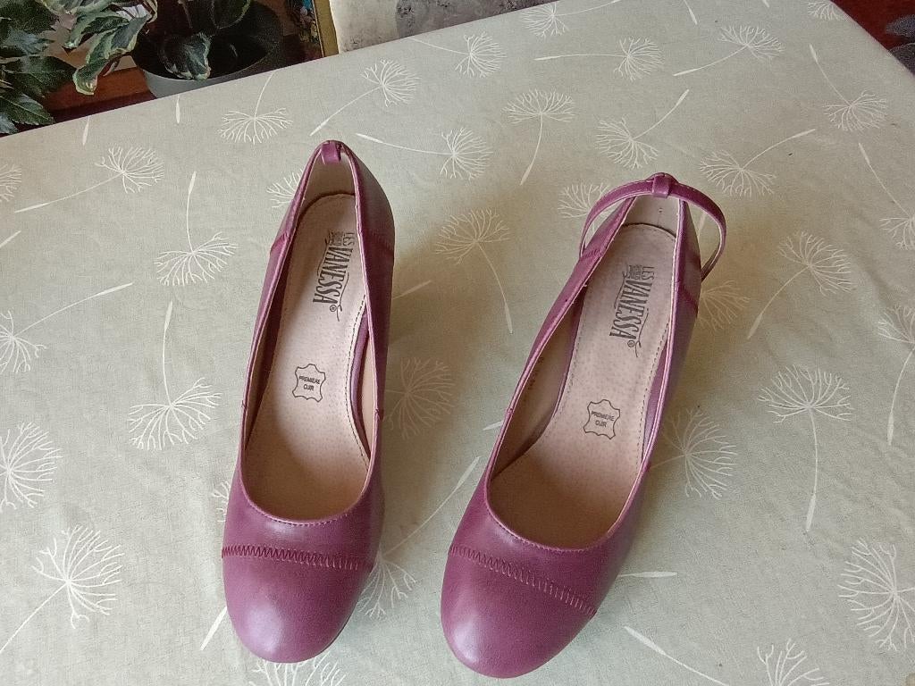 schoen violet met lage hak, Schoenen met lage hakken, Blauw, Nieuw, Ophalen of Verzenden