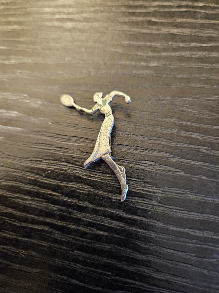 Broche vintage « Tennis Player » à fermeture en C, Enlèvement ou Envoi, Utilisé, Sport, Insigne ou Pin's