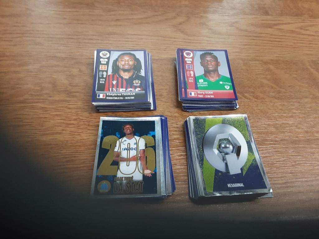 Panini stikkers foot 2023  250 verschillende, Ophalen of Verzenden, Zo goed als nieuw